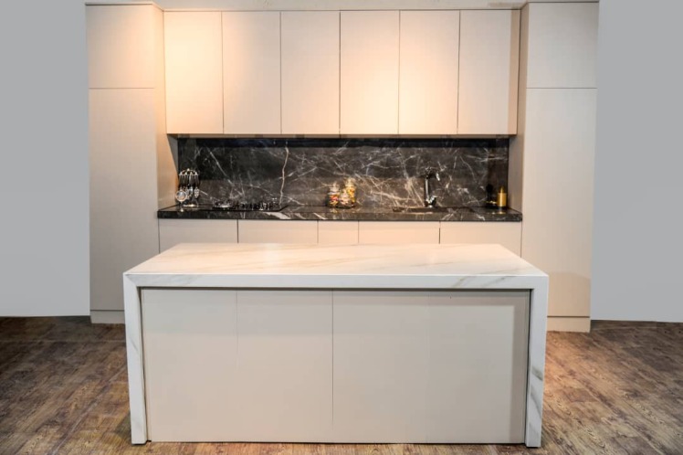 صفحه کابینت سرامیکی مناسب چه نوع از طراحی کابینت هست ؟